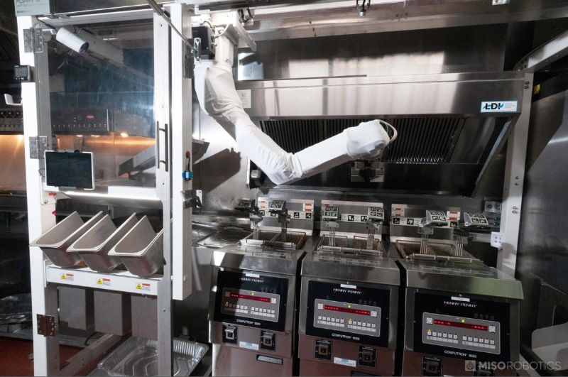 Flippy, a robotic arm, is able to handle fryers and flip burgers